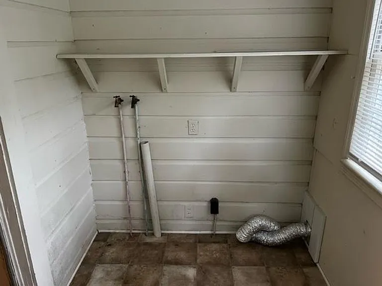 1508 McLeod Rd — Photo 12