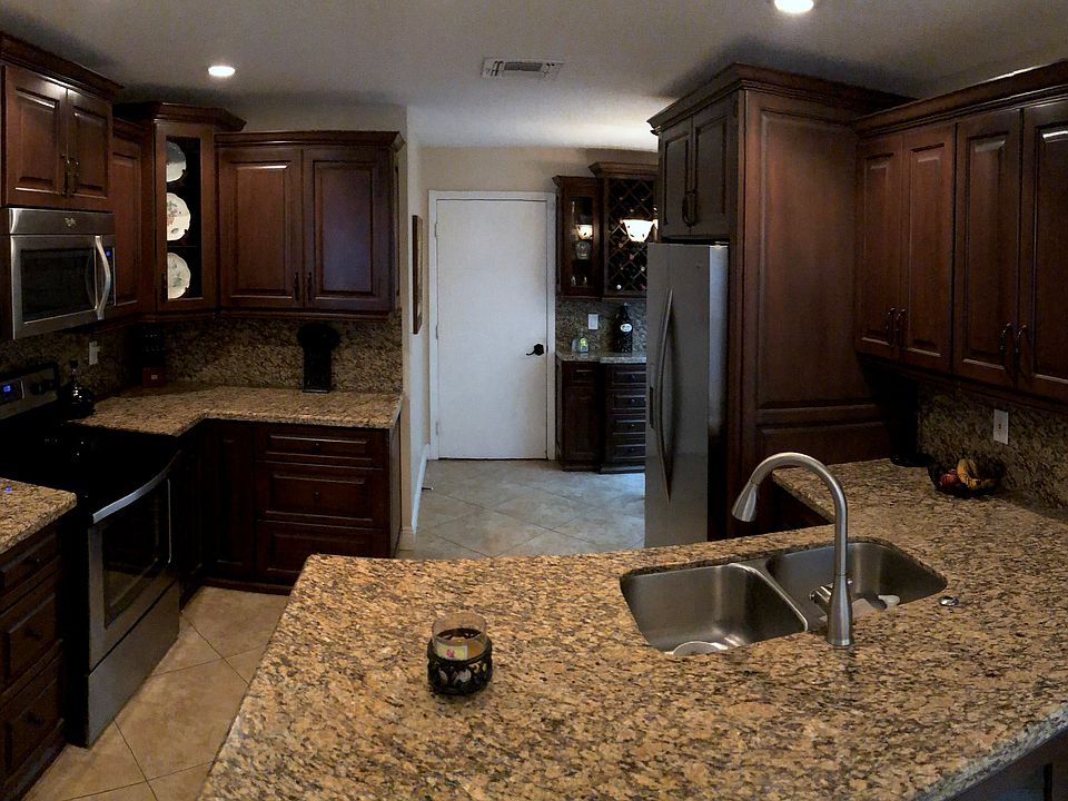 2nd image of 9151 Lake Park Cir N