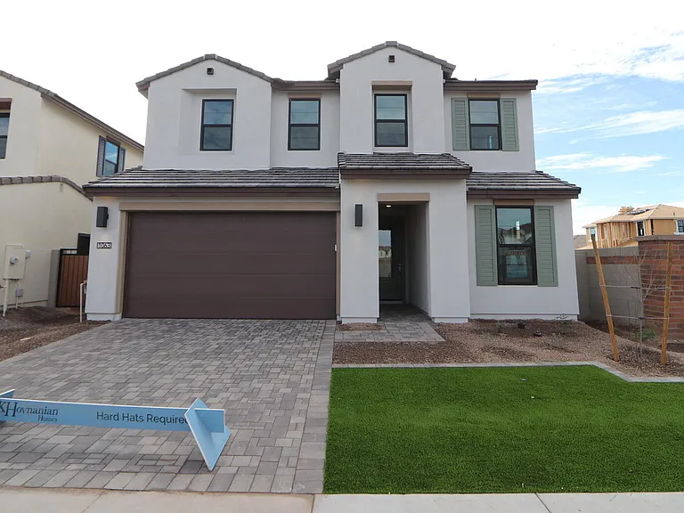 1063 E Zion Way — Photo 2