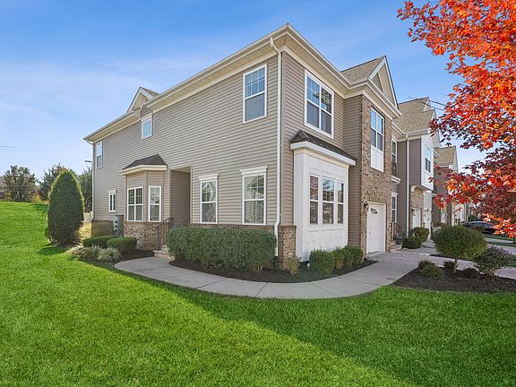 2nd image of 44 Clifford Cir