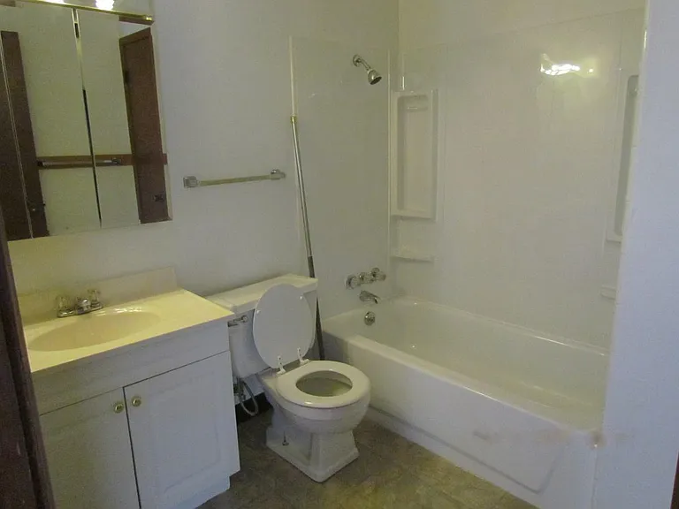 124 34th Street Dr SE #2 — Photo 4