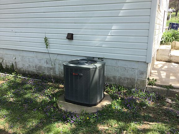 3rd image of 501 N Ash Ave