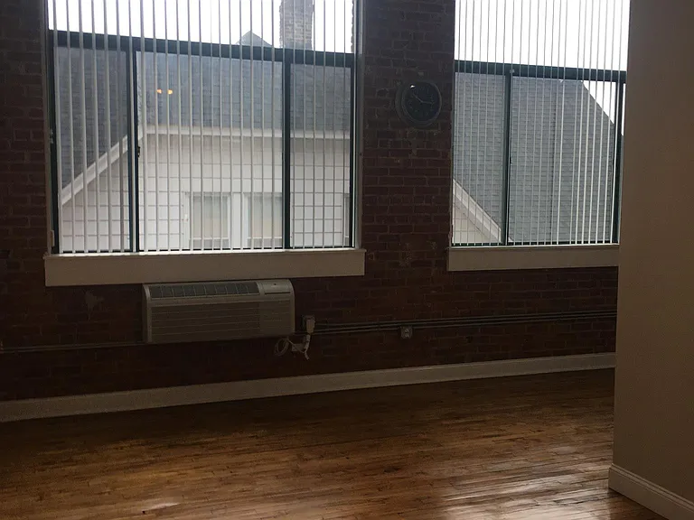 390 Charles St #313 — Photo 4