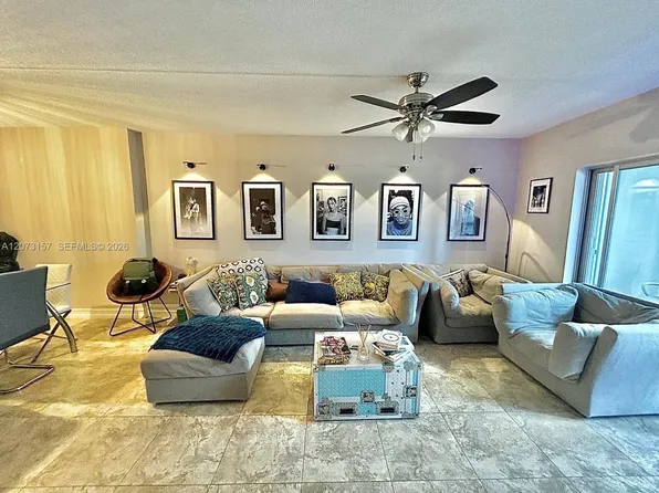 3800 Hillcrest Dr APT 315, Hollywood, FL 33021