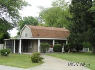 93 Apple Rd, Davisville, WV 26142