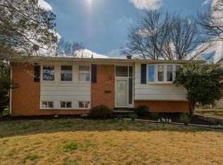 1102 Playford Ln, Silver Spring, MD 20901