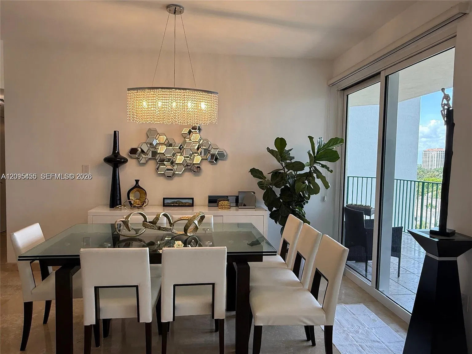 Turnberry Village So Towe — Photo 2