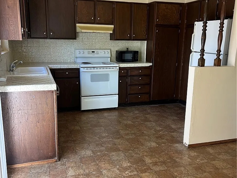 9 San Gabriel Dr #C — Photo 2