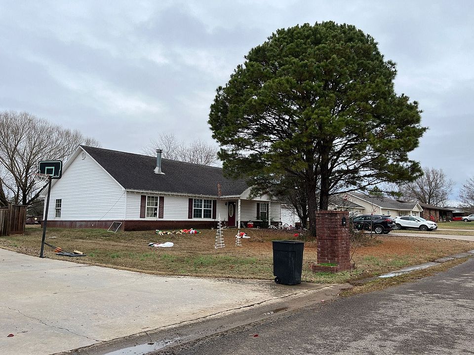 2nd image of 128 Cedarwood Dr