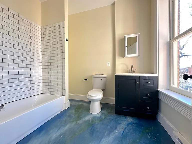 31 Dubois St #1 — Photo 2