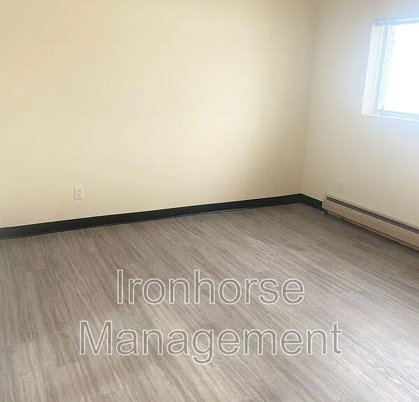 801 W Villard St #29 — Photo 15