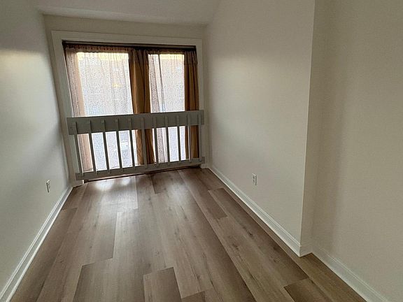 5th image of 295 Redstone Hill Rd APT 24