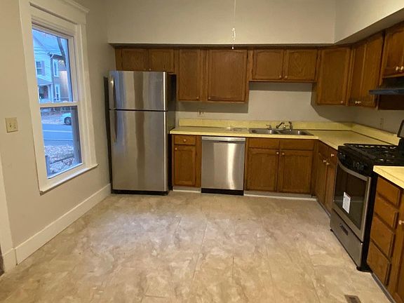 2nd image of 73 Bassett St #1