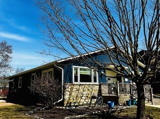 110 Marcella St, Oconomowoc, WI 53066