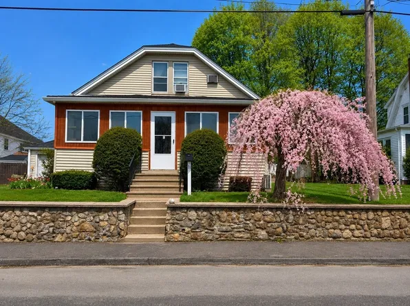 11 Everett Ave, Webster, MA 01570