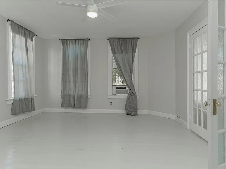 2121 Avenue K #DOWN — Photo 3