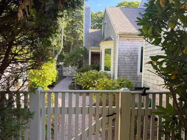 40 John Hall Cartway, Yarmouth Port, MA 02675