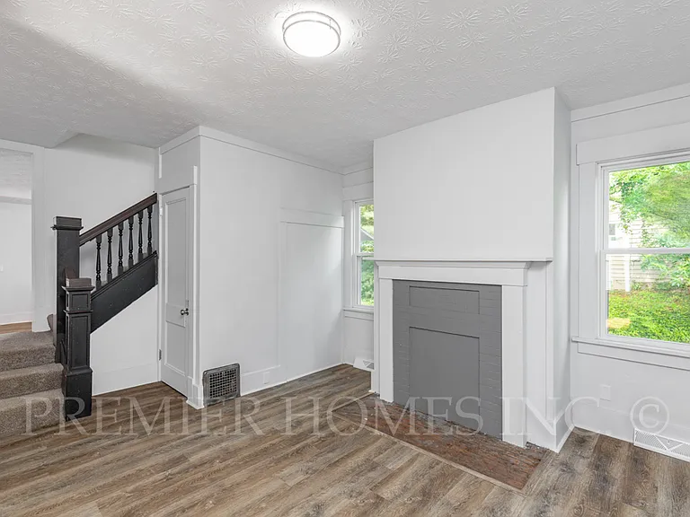 1111 11th St NW — Photo 22