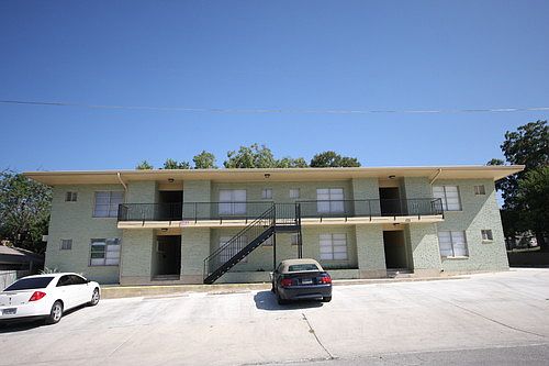 1st image of 125 Victor St APT 7