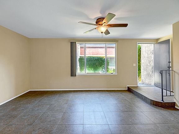 4th image of 2252 N Indian Canyon Dr Unit I
