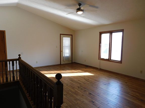 3rd image of 2334 N Gentry Ln