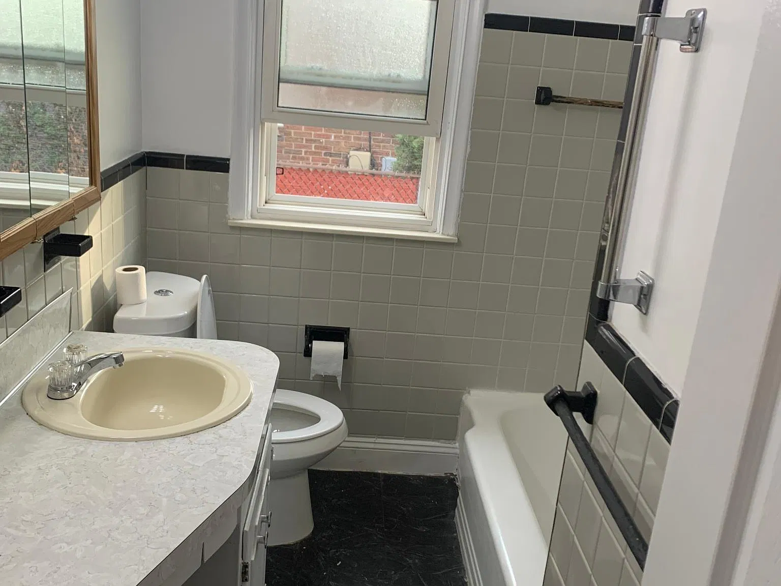 3 bed, 1300 sqft, $1,750 — Photo 4