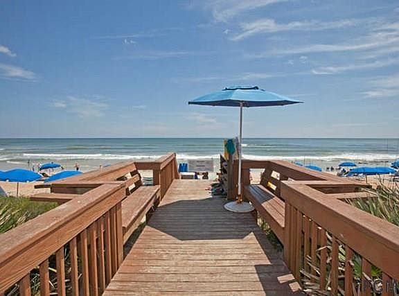 5th image of 322 Ocean Crest Dr