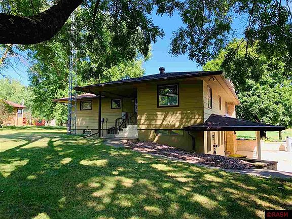 3rd image of 213 Joy Ave SW