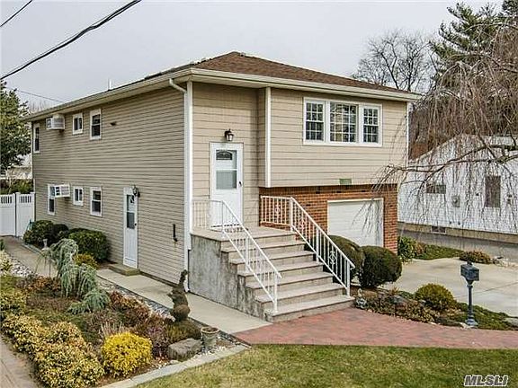 2nd image of 2547 Bush St