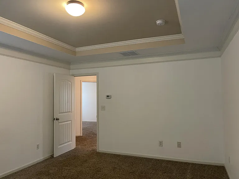 765 Westmoreland Ln — Photo 31