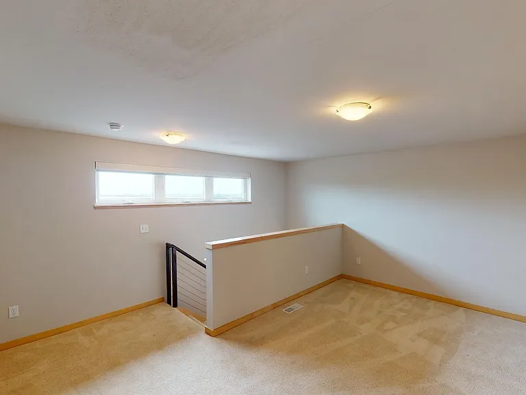 902 Drake St — Photo 137