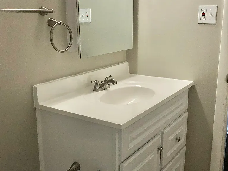 Experience the simplicity and elegance of this modern bathroom design. Experience the simplicity and elegance of this modern bathroom design.