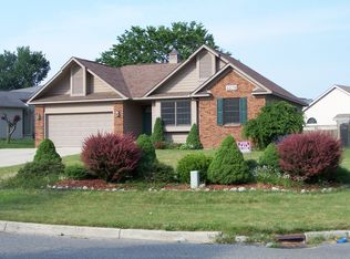 5379 Oakhill Dr, Swartz Creek, MI 48473