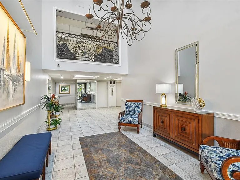 100 Oakmont Ln #106 — Photo 46