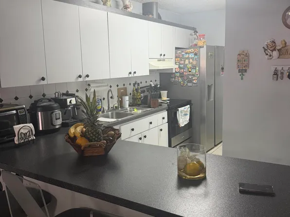 4349 W 10TH Avenue, Hialeah, FL 33012