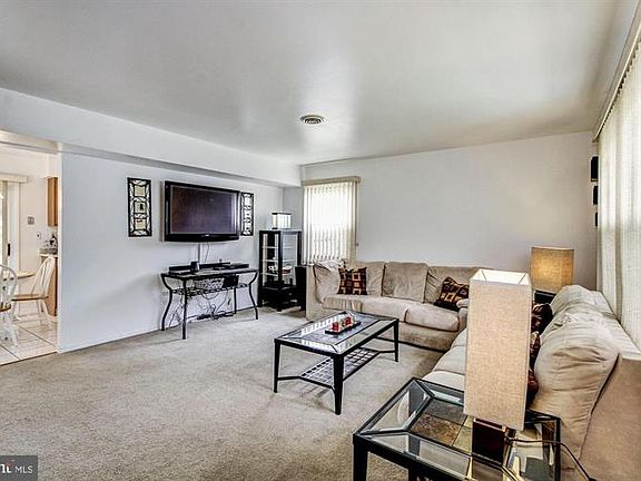 4th image of 107 Dory Ct
