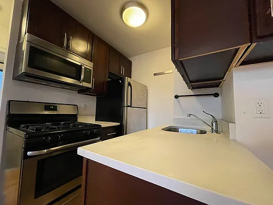 Rented by Hillel Realty Group | media 5
