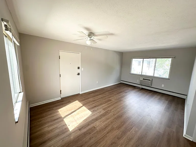 1425 Elbur Ave #24 — Photo 2