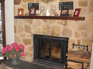 35 Merry Turn Rd, Levittown, PA 19056