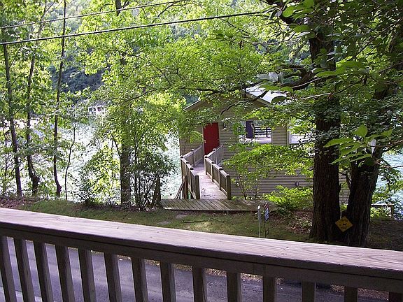 Just steps to the boathouse