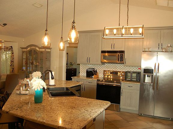 5th image of 128 Eldorado Dr