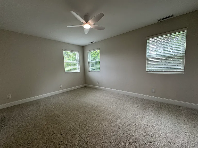 6425 Liberty Rd N — Photo 13