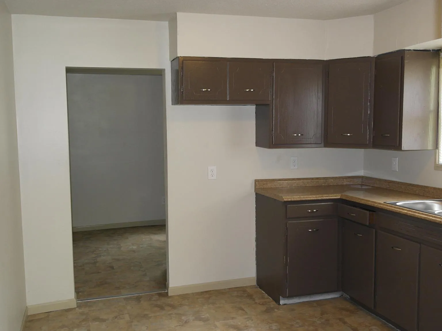 2430 Fairbanks St — Photo 4