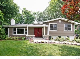 5 Eaton Ln, Scarsdale, NY 10583