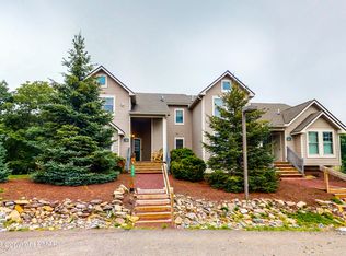 210 Sycamore Ct, Tannersville, PA 18372