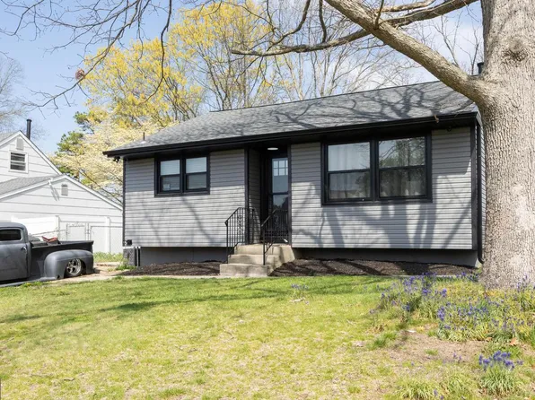 26 Kohomo Ave, Sicklerville, NJ 08081