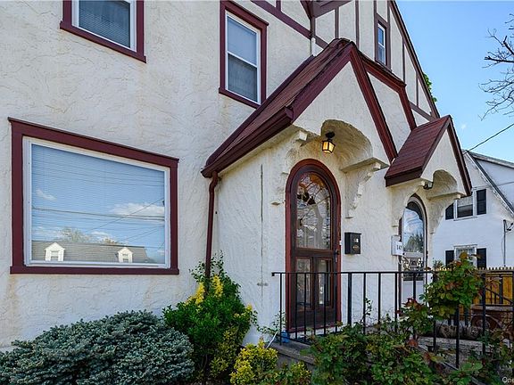 2nd image of 140 Fairview Ave
