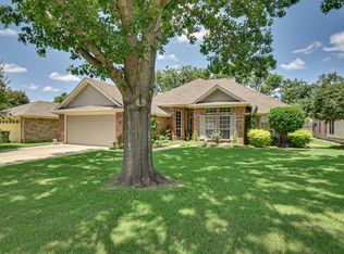 911 Shannon Creek Dr, Mansfield, TX 76063