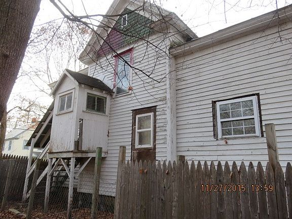 5th image of 18 Gibson Ave