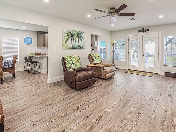 3rd image of 125 Lakewood Ln